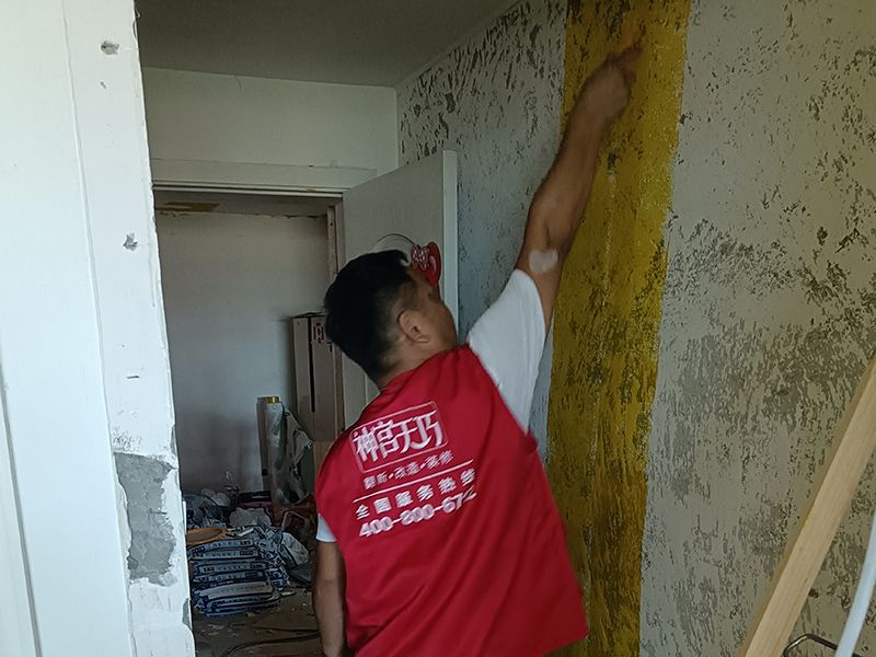 清水房貼墻紙后多久才能入?。勘诩?、墻布都得這樣做