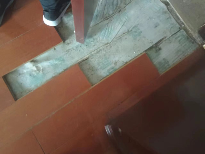 環(huán)保木地板和PVC地板哪個(gè)更便宜(圖2) 環(huán)保木地板和PVC地板哪個(gè)更便宜(圖2)