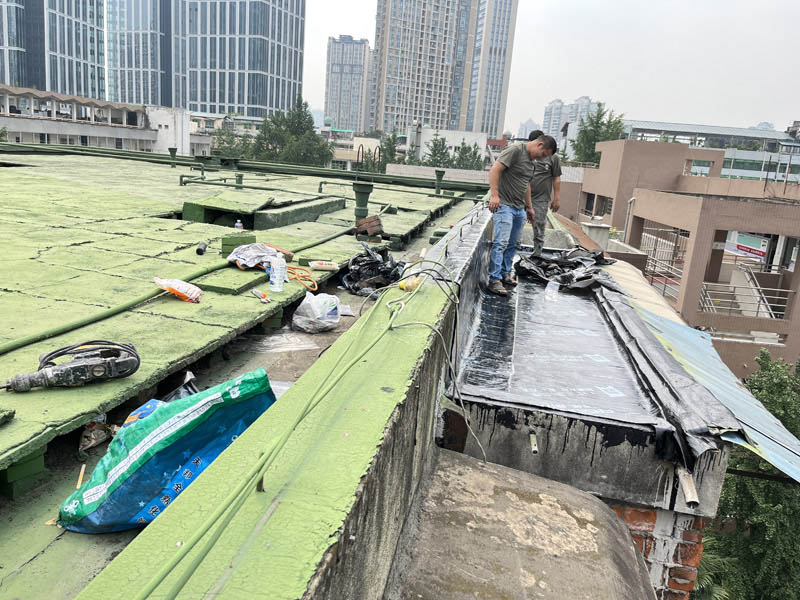 露臺瓷磚縫滲水如何處理(圖1) 露臺瓷磚縫滲水如何處理(圖1)